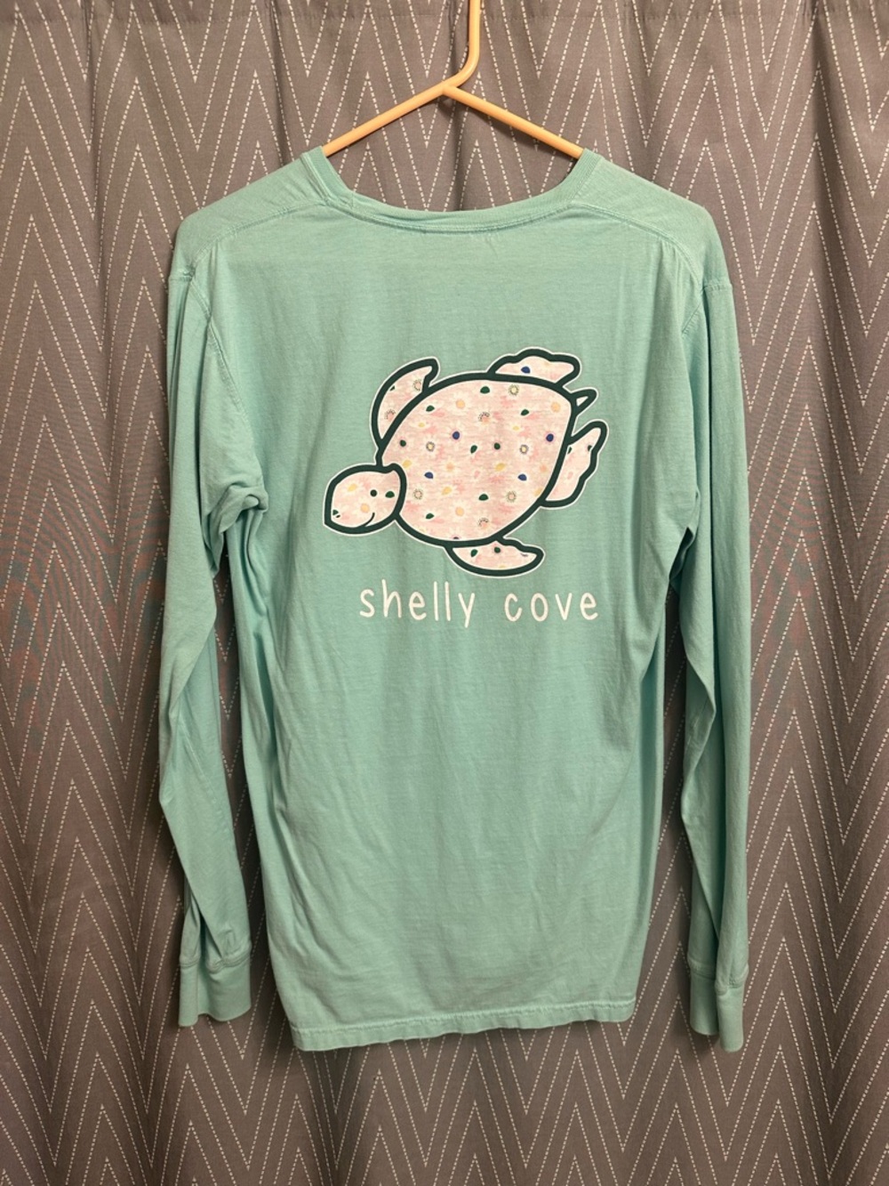Shelly Cove Women's Long Sleeve Tee in Seafoam Green
